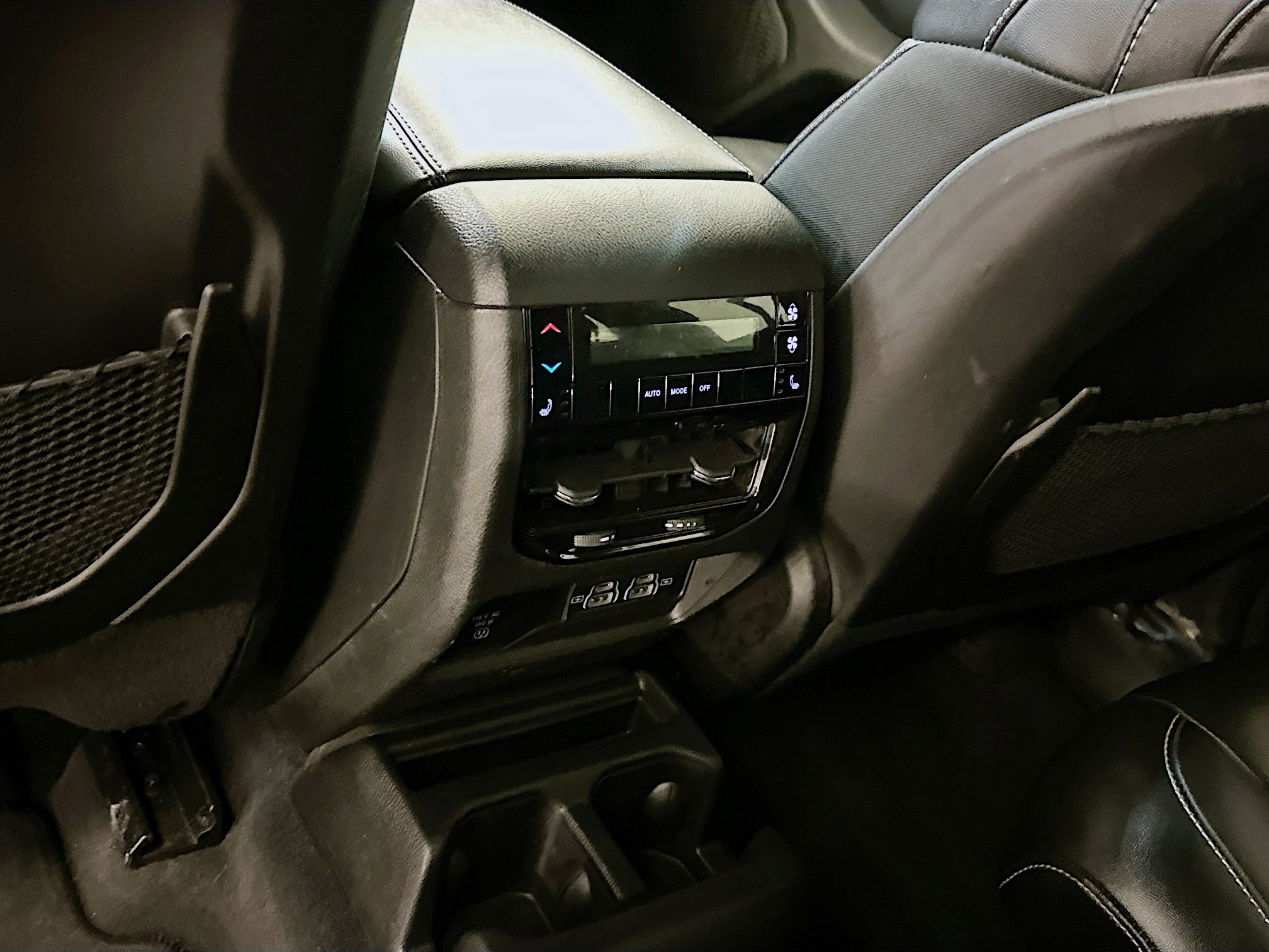 Used 2024 Jeep Grand Cherokee L Limited w/ Luxury Tech Group II image 29