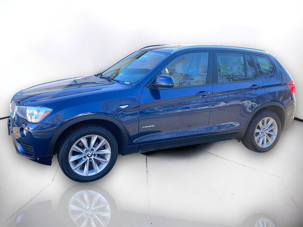 Used 2017 BMW X3 xDrive28i AWD/4WD image 2