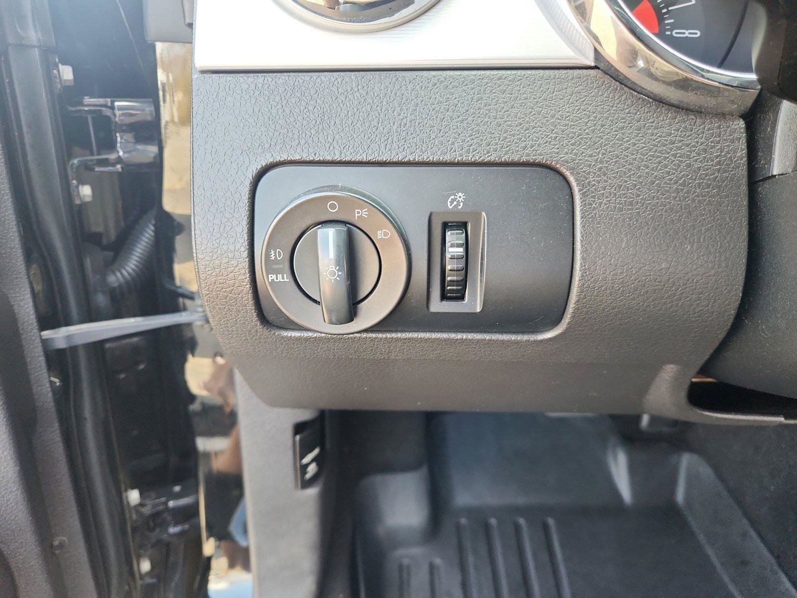 Used 2006 Ford Mustang GT Premium image 18