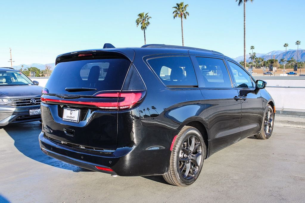 New 2026 Chrysler Pacifica Select w/ S Appearance Package FWD image 7