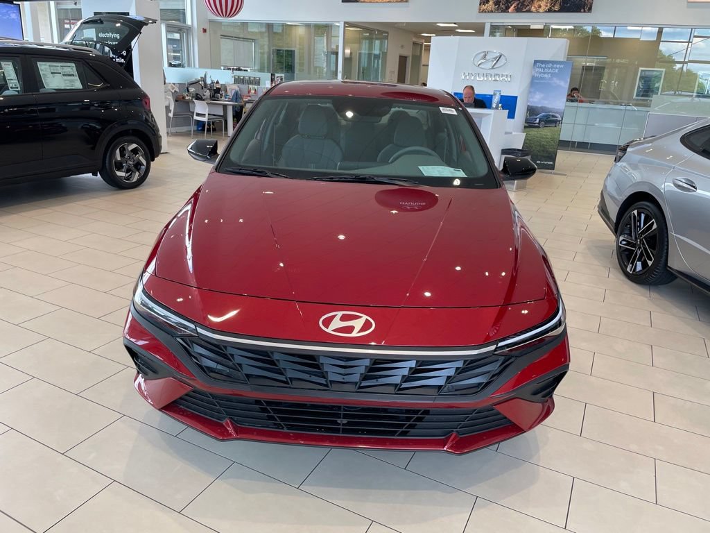 New 2026 Hyundai Elantra SEL FWD image 3