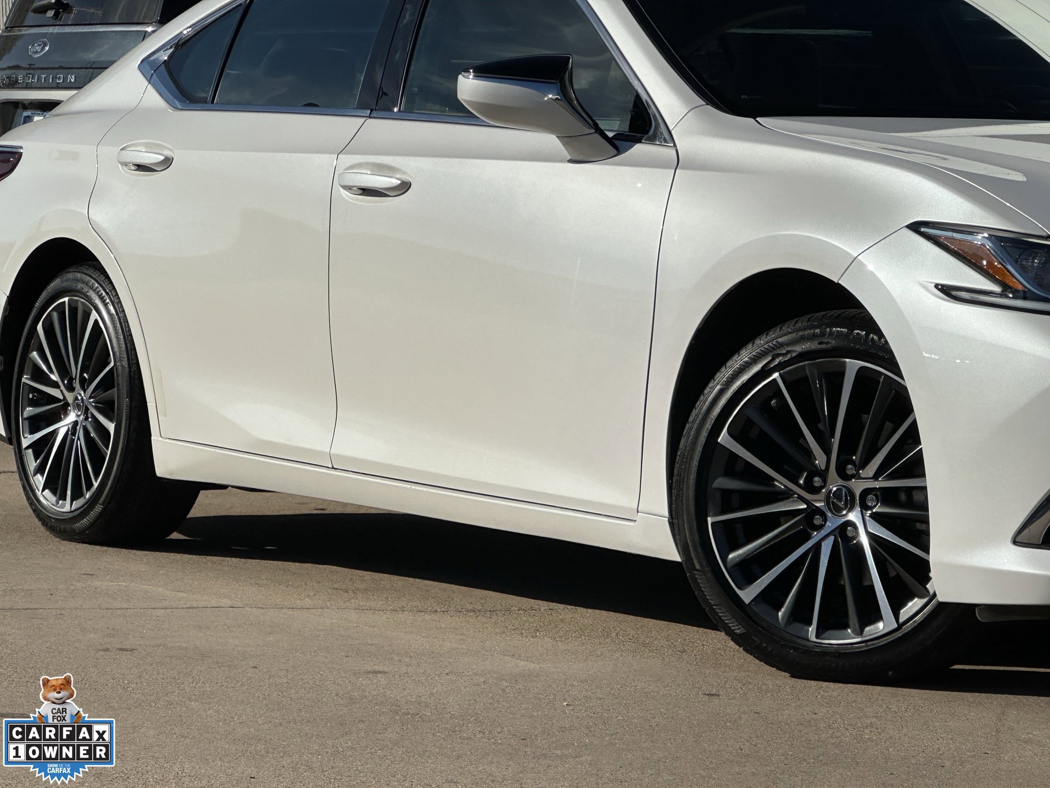Used 2023 Lexus ES 350 w/ Premium Package FWD image 3
