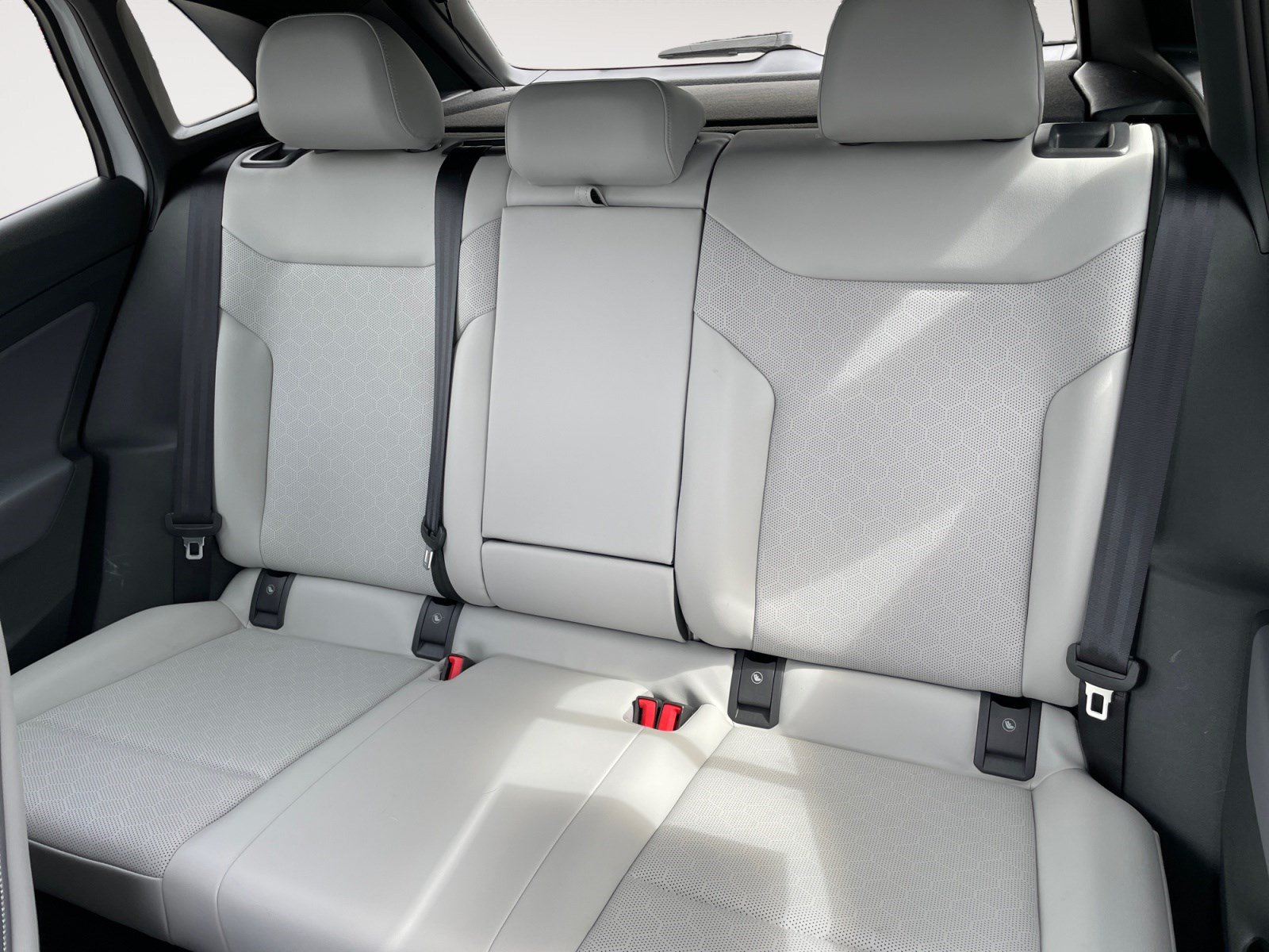 Used 2022 Volkswagen ID.4 Pro S RWD image 16