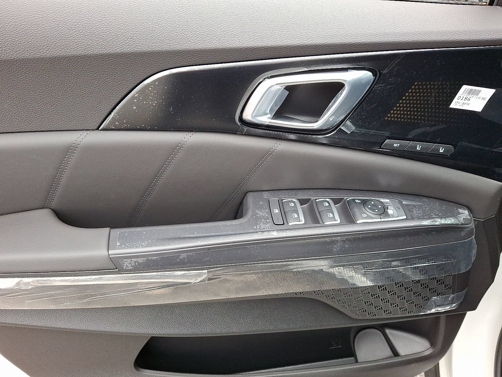 New 2025 Kia Carnival SX Prestige FWD image 12
