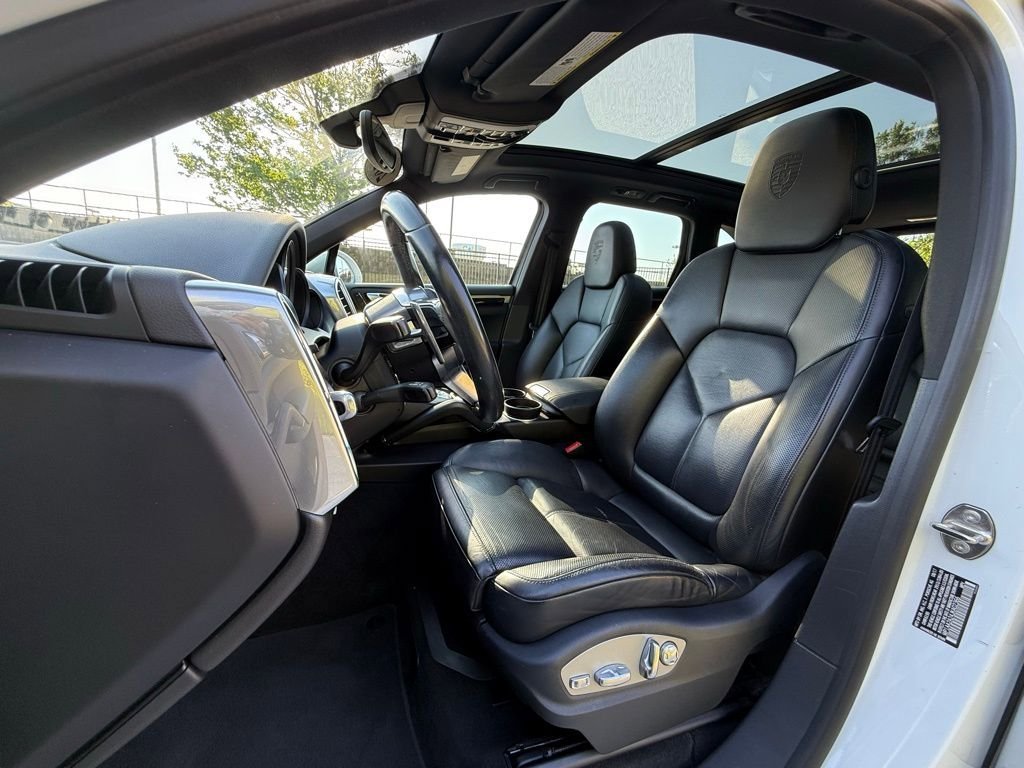 Used 2018 Porsche Cayenne Platinum Edition AWD/4WD image 22