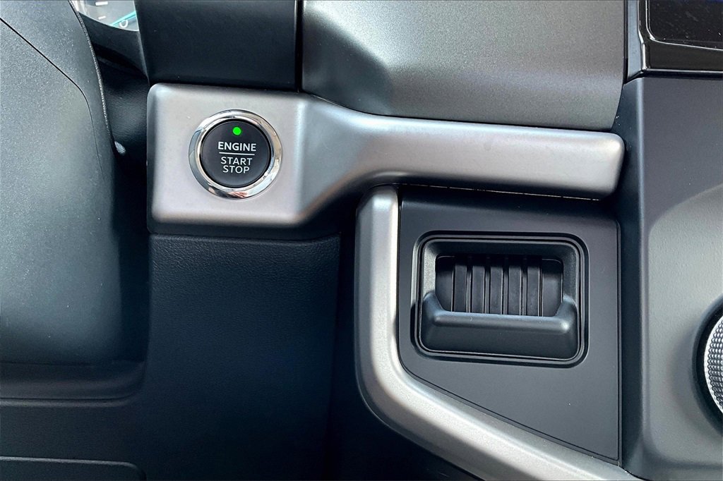 Used 2024 Ford Expedition XLT image 21