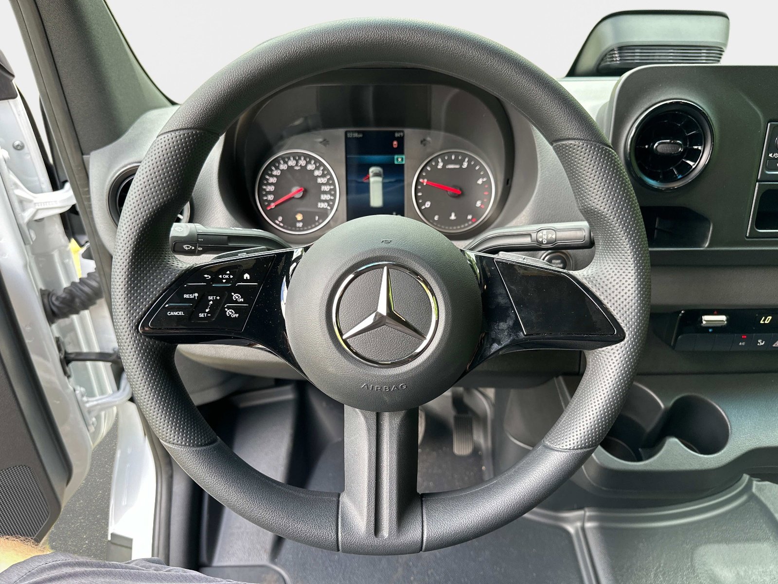 New 2025 Mercedes-Benz Sprinter 2500 image 21