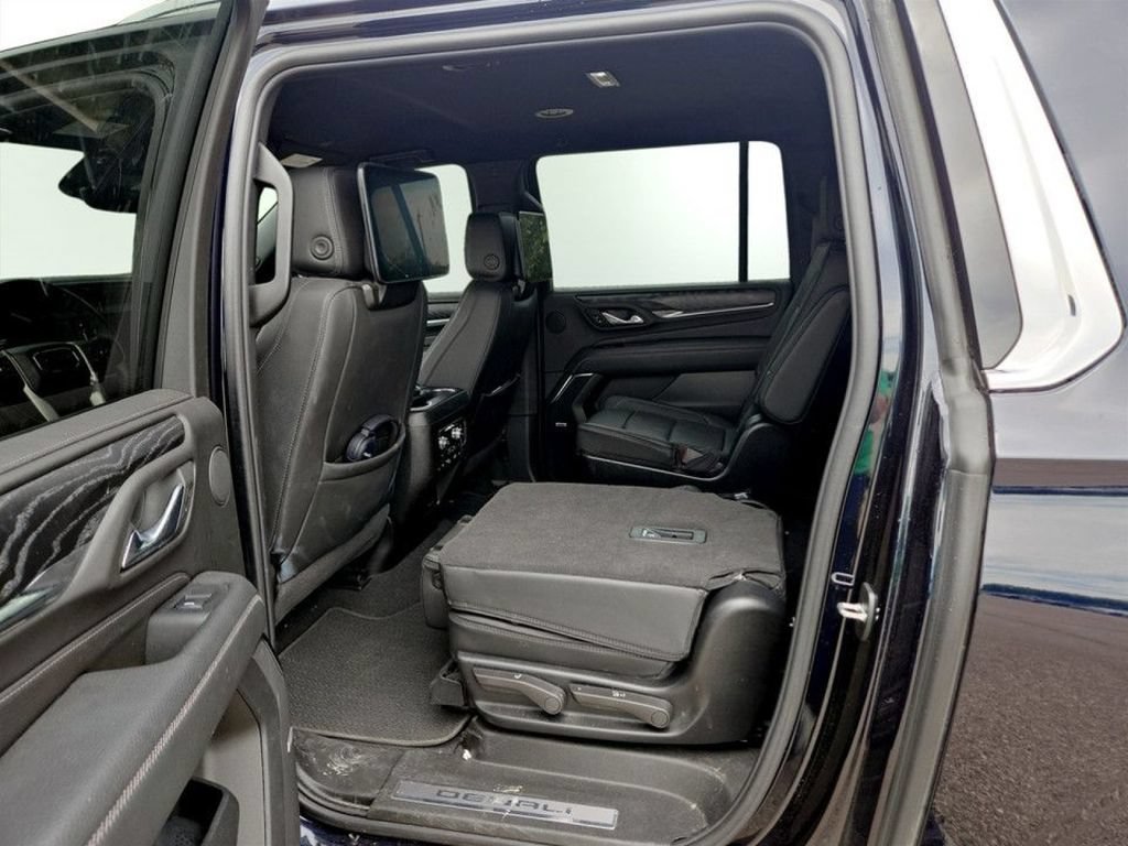 Used 2024 GMC Yukon XL Denali w/ Advanced Technology Package AWD/4WD image 28