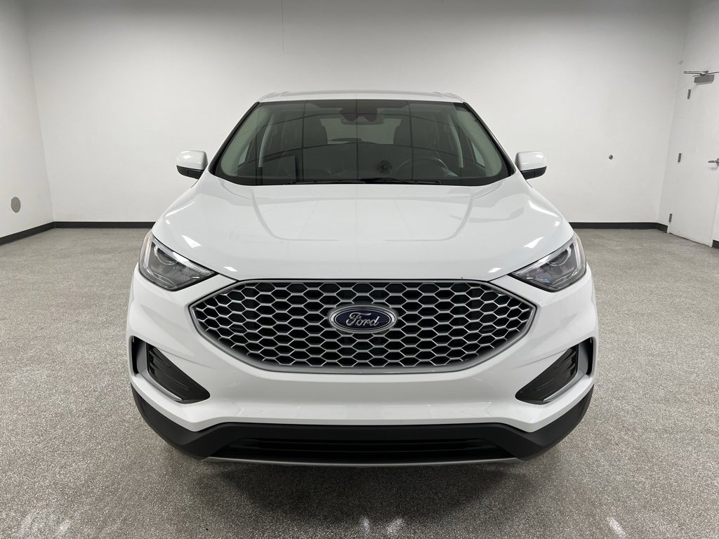 Used 2024 Ford Edge SEL image 3