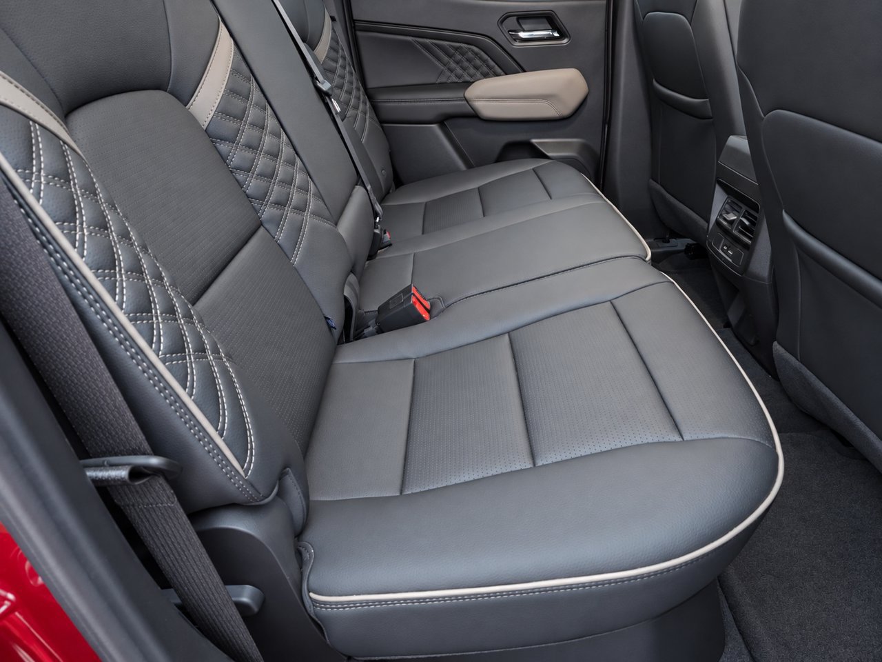 Used 2024 GMC Canyon Denali AWD/4WD image 34
