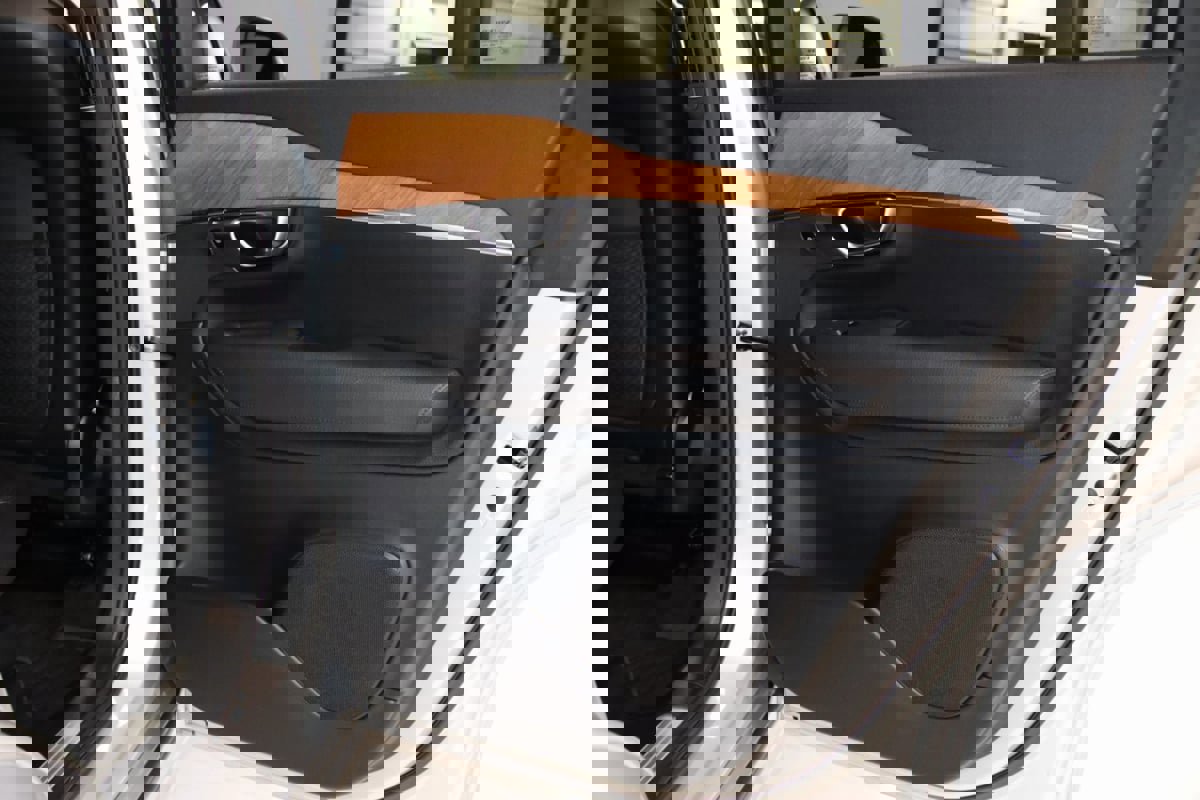 Used 2022 Volvo XC90 T6 Momentum w/ Advanced Package image 58