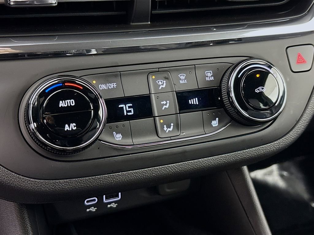 Used 2025 Buick Envista Preferred w/ Convenience I Package image 18