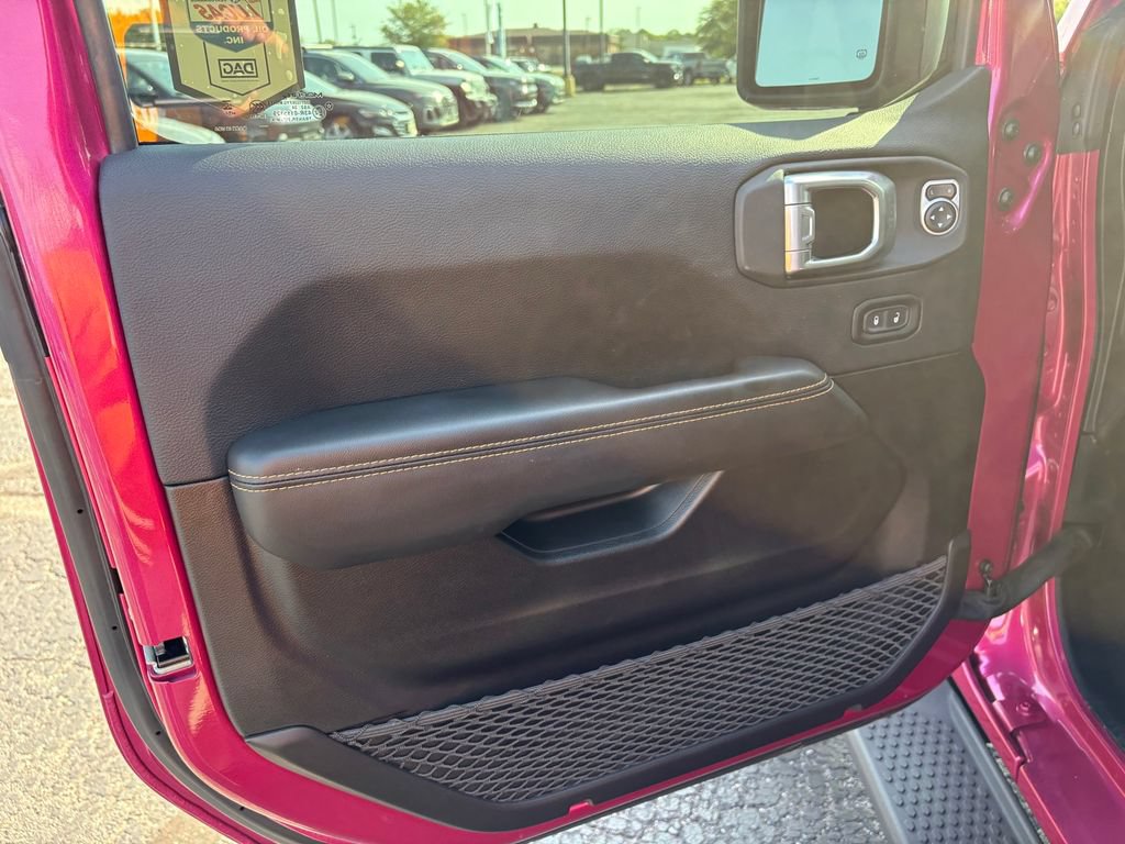 Used 2024 Jeep Wrangler Unlimited Sahara w/ Safety Group AWD/4WD image 13