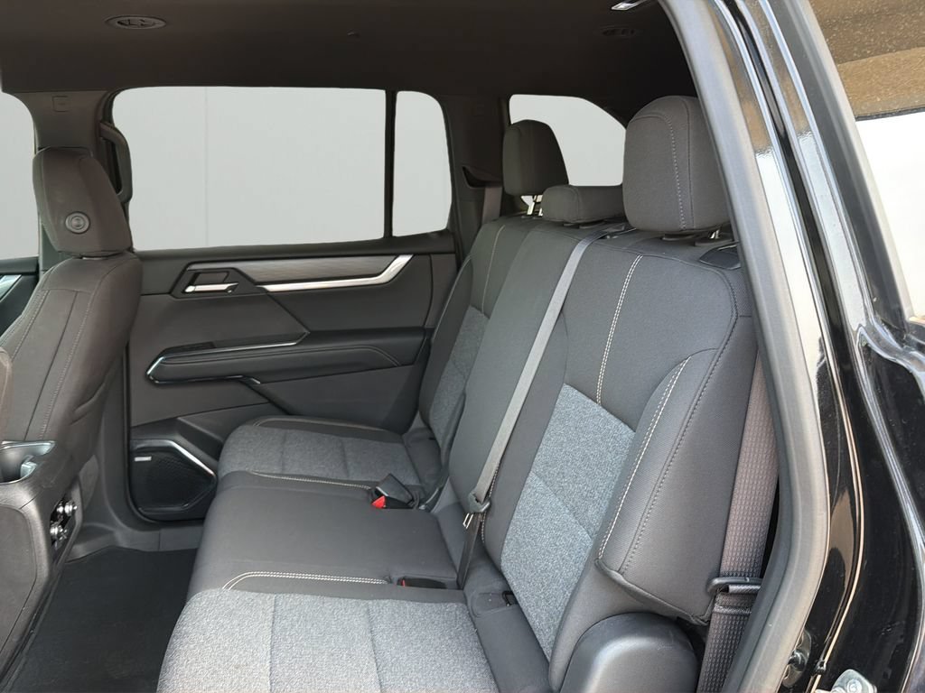 Used 2025 GMC Acadia Elevation AWD/4WD image 16