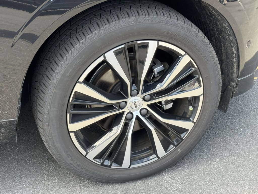 Certified 2025 Volvo XC60 B5 Plus w/ Protection Package Premier AWD/4WD image 6