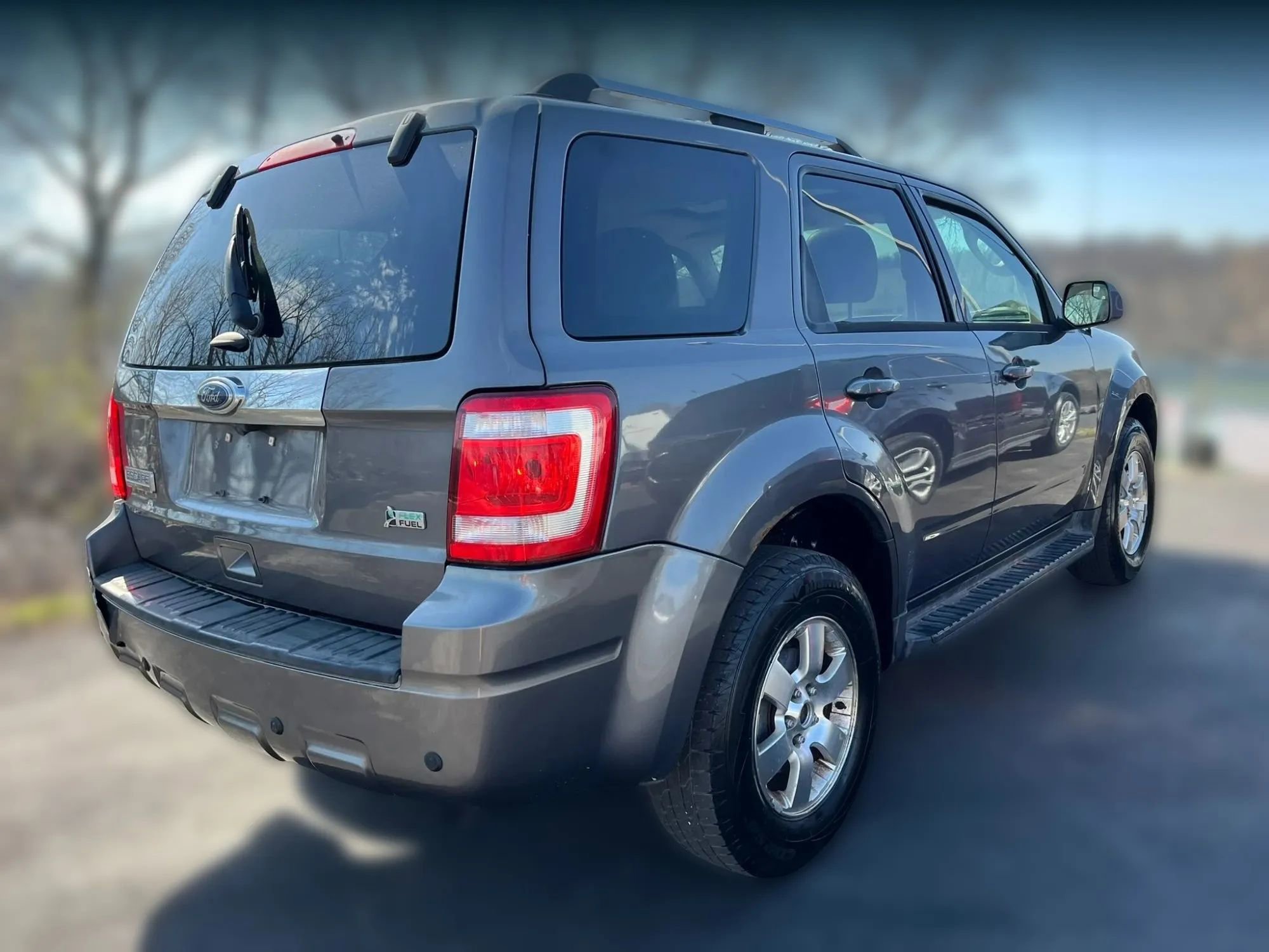 Used 2011 Ford Escape Limited w/ 302A Rapid Spec Order Code FWD image 3