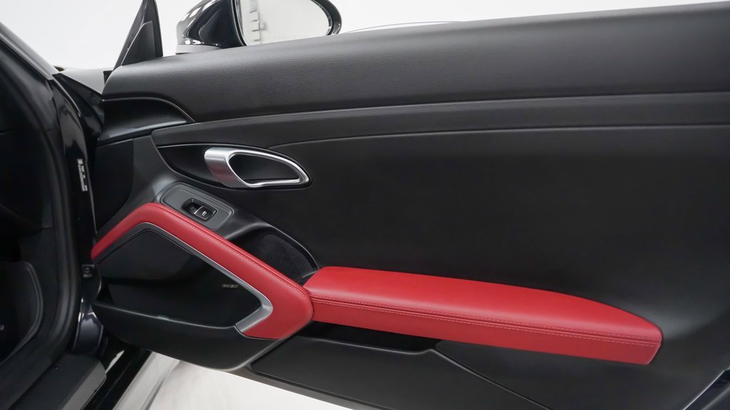 Used 2025 Porsche 718 Boxster image 16