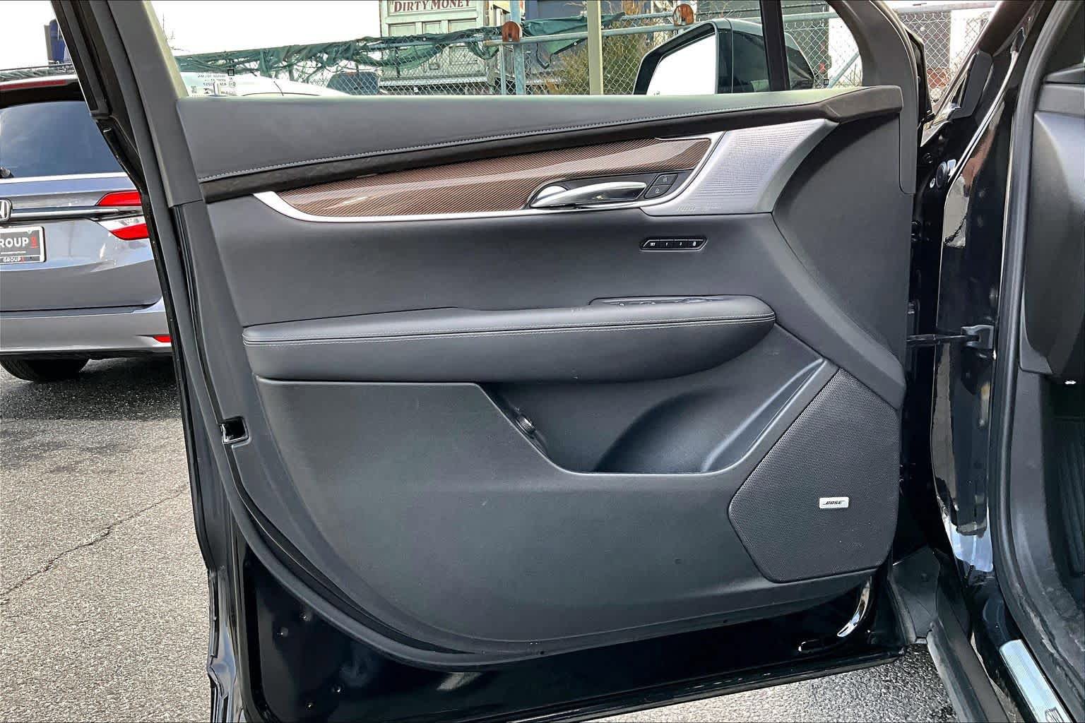 Used 2024 Cadillac XT6 Sport w/ Platinum Package image 22