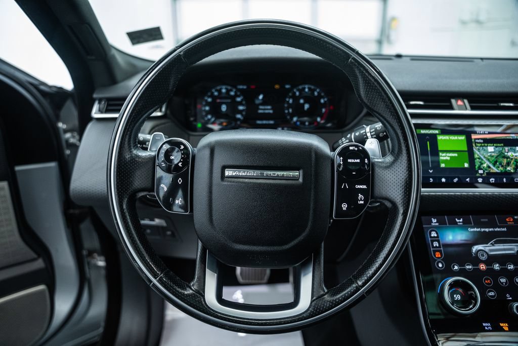 Used 2018 Land Rover Range Rover Velar R-Dynamic SE AWD/4WD image 32