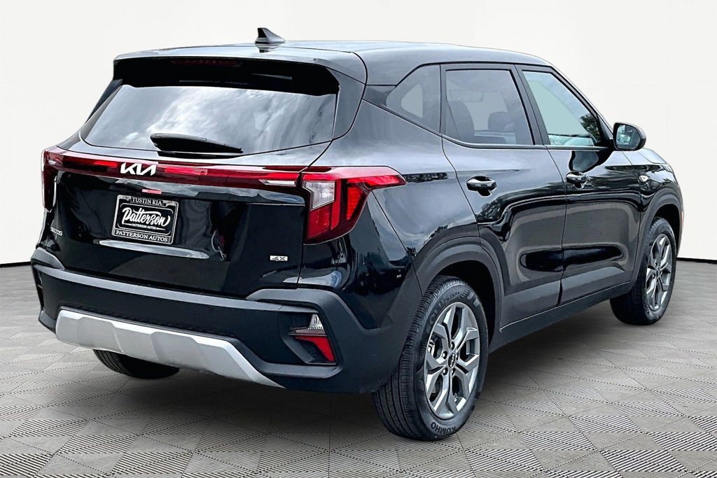 Used 2026 Kia Seltos LX AWD/4WD image 3