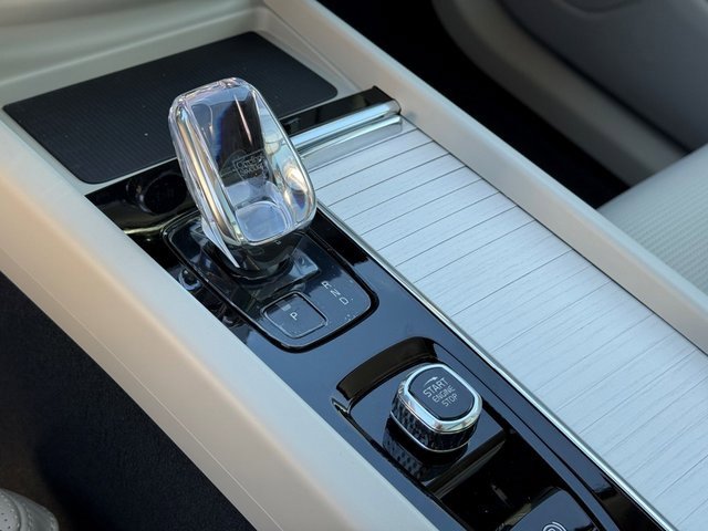 New 2026 Volvo XC60 T8 Ultra w/ Protection Package Premier image 22