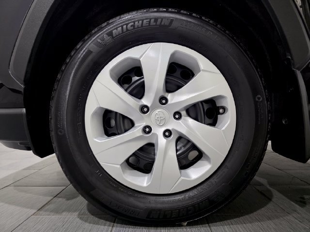 Used 2023 Toyota RAV4 LE AWD/4WD image 22