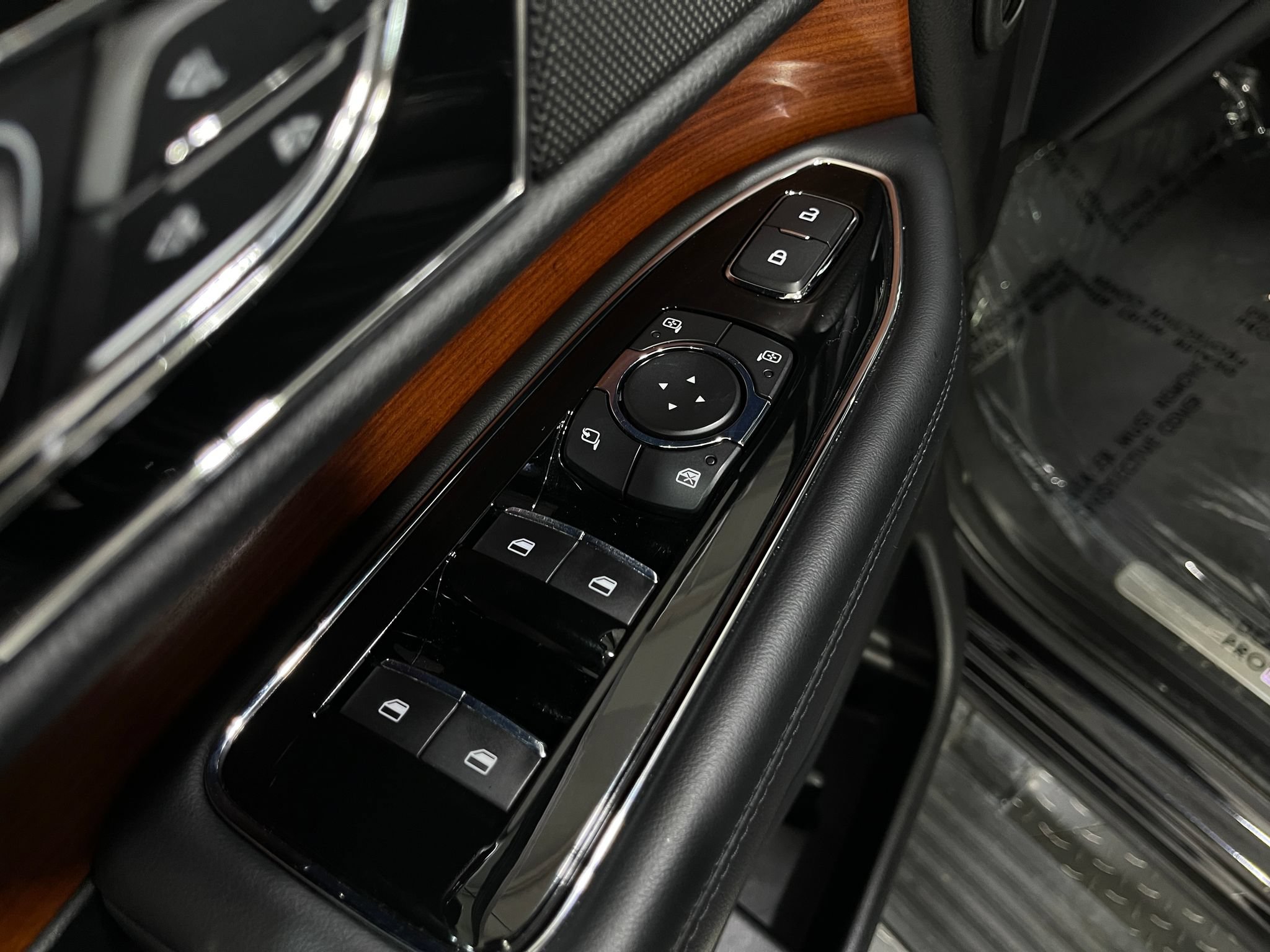 Used 2019 Lincoln Navigator Reserve AWD/4WD image 16