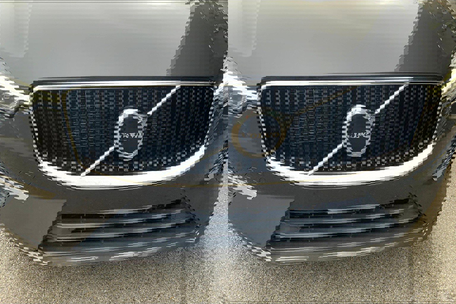 Used 2022 Volvo XC60 B5 Momentum w/ Climate Package image 32