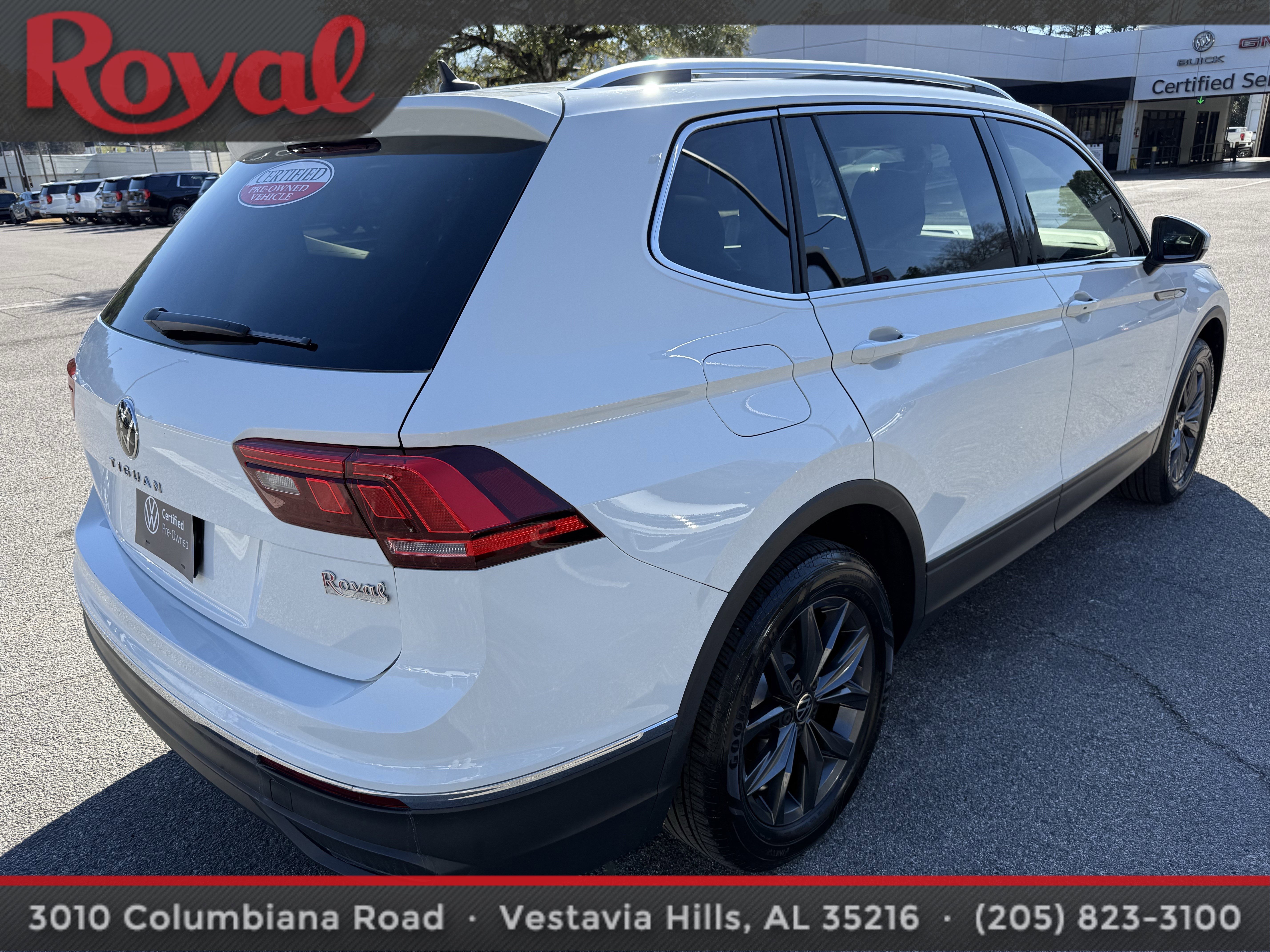 Certified 2022 Volkswagen Tiguan SE image 5