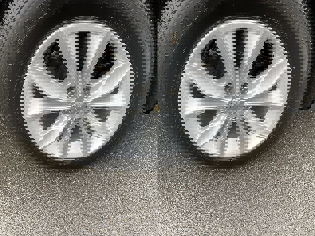 Used 2022 Chevrolet Malibu LT image 9