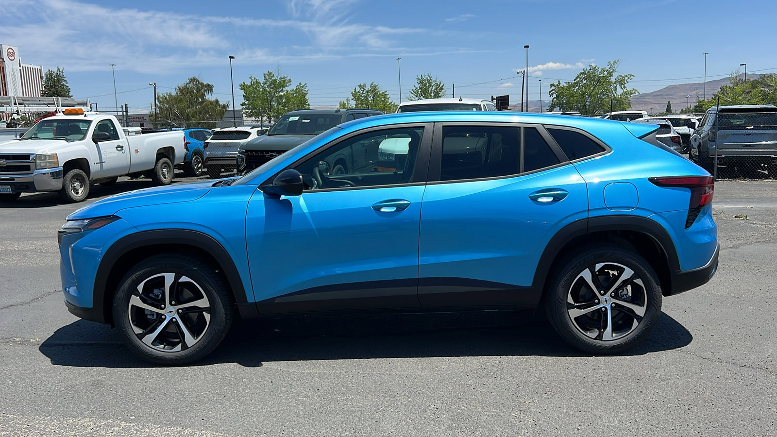 New 2025 Chevrolet Trax RS image 9