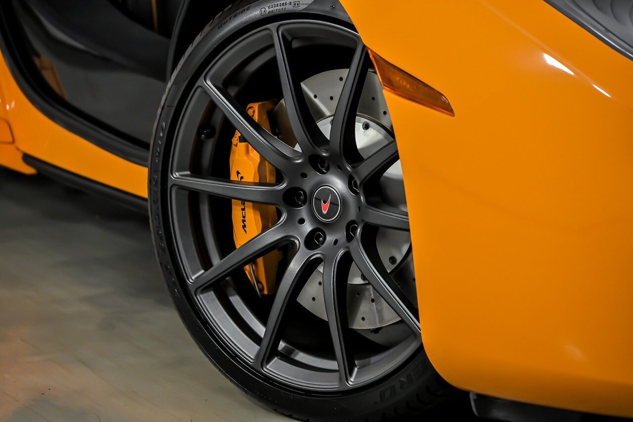Used 2013 McLaren MP4-12C Spider RWD image 4
