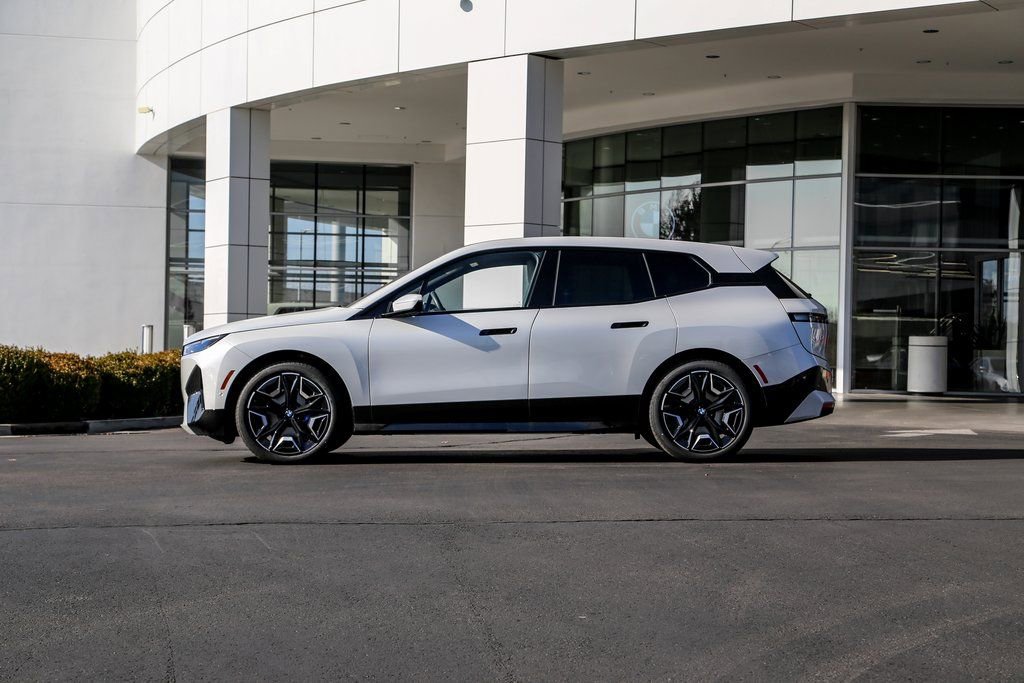 Used 2025 BMW iX xDrive50 w/ Premium Package image 2