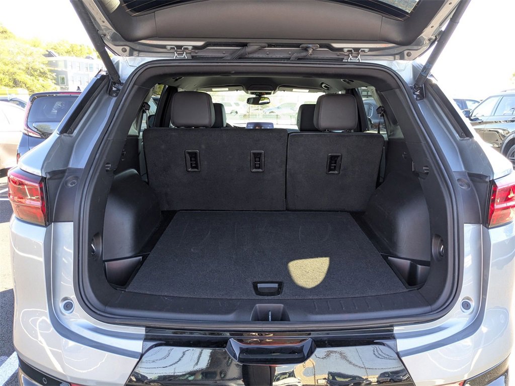 Used 2025 Chevrolet Blazer RS image 32