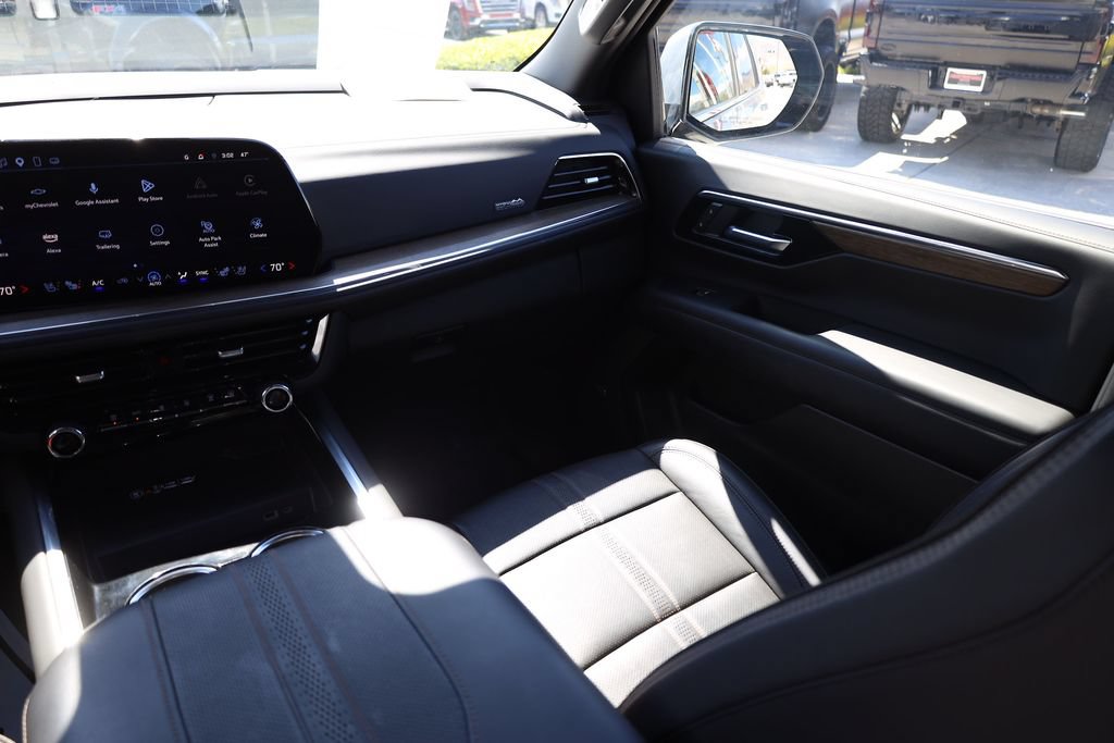 Used 2025 Chevrolet Tahoe High Country w/ Sun And Tow Package AWD/4WD image 21