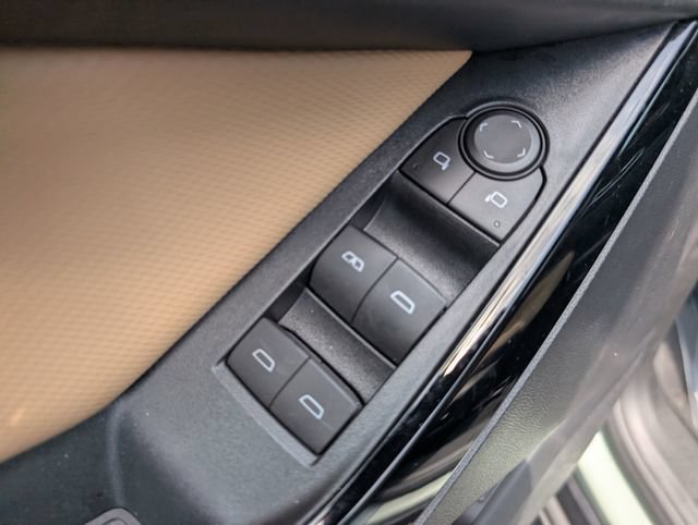 Used 2025 Chevrolet Equinox ACTIV w/ Safety and Technology Package AWD/4WD image 16