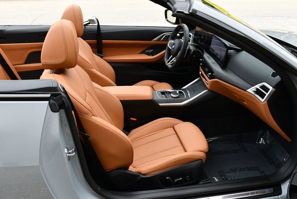 Used 2026 BMW M440i Convertible w/ Premium Package RWD image 19