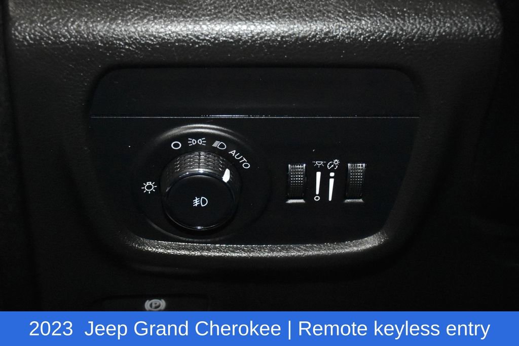 Used 2023 Jeep Grand Cherokee Overland image 9