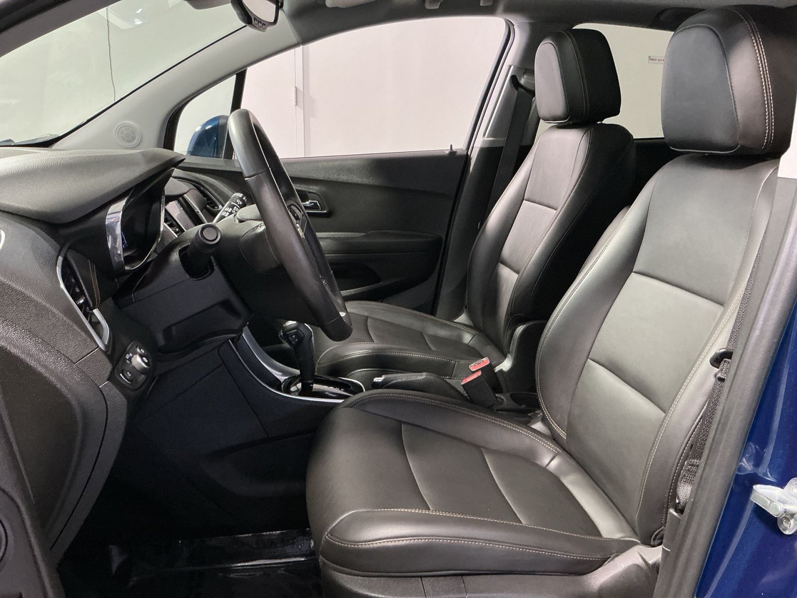Used 2020 Chevrolet Trax Premier AWD/4WD image 14