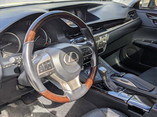 Used 2016 Lexus ES 350 w/ Luxury Package w/Wood Trim image 11