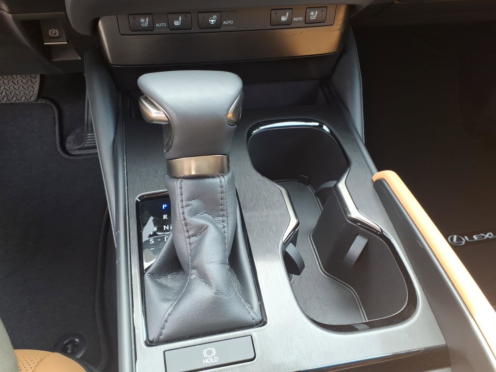Certified 2024 Lexus ES 350 w/ Premium Package image 12