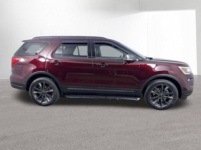 Used 2018 Ford Explorer XLT w/ Equipment Group 202A AWD/4WD image 36