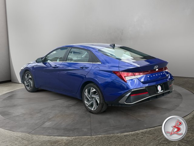 Used 2025 Hyundai Elantra Limited FWD image 5