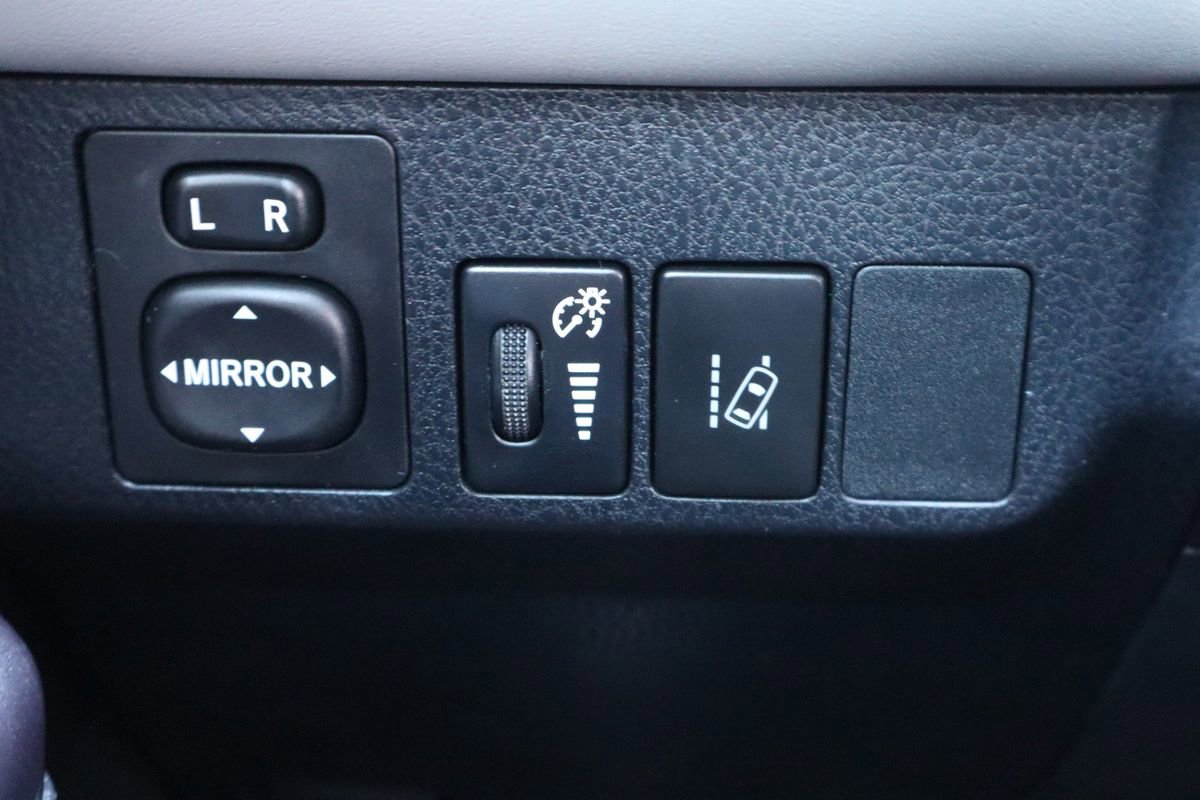 Used 2017 Toyota RAV4 XLE image 29