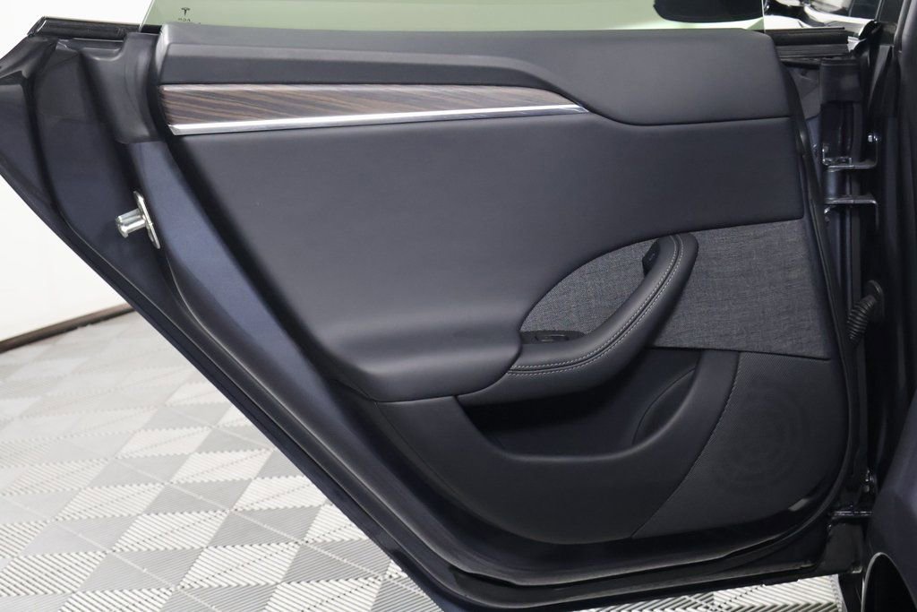 Used 2022 Tesla Model S image 13