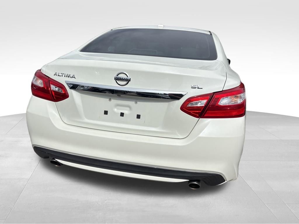 Used 2016 Nissan Altima 2.5 SL w/ 2.5 Technology w/LED Package FWD image 12