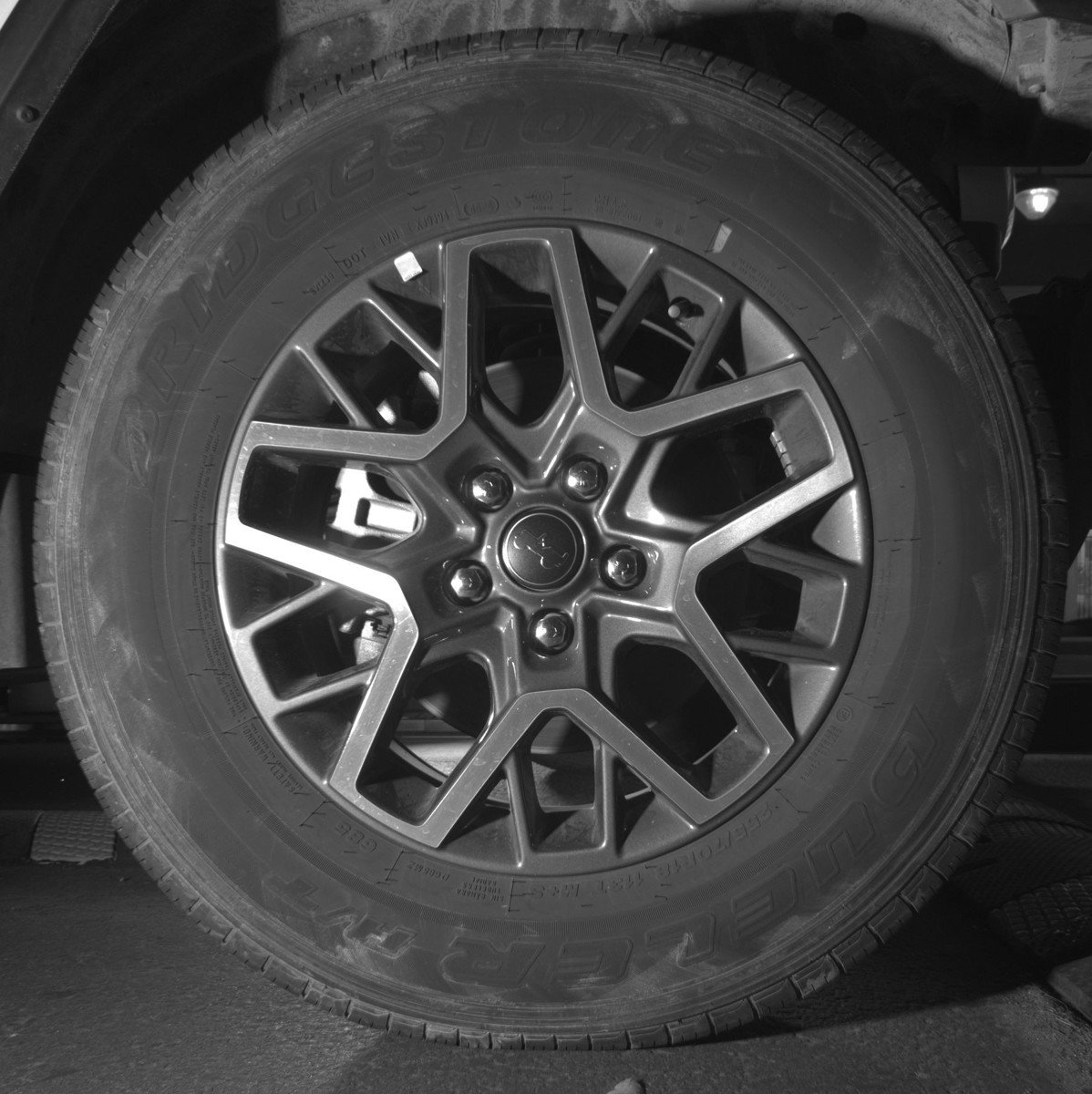 Used 2025 Jeep Wrangler Sahara AWD/4WD image 13