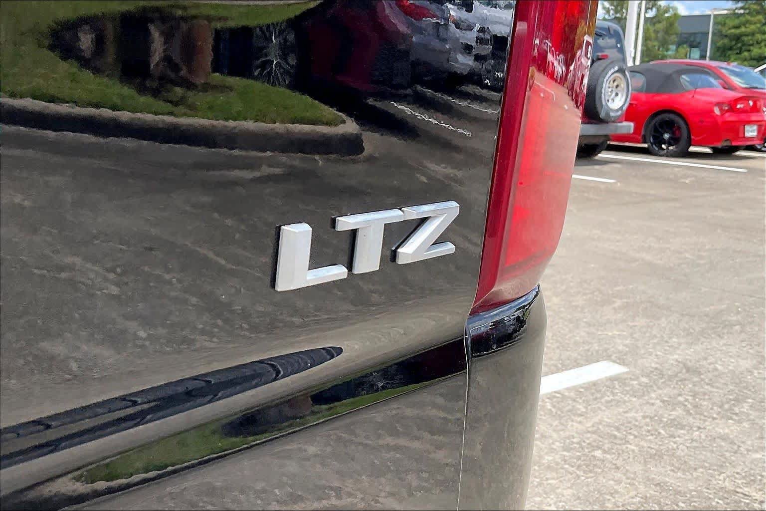 Used 2022 Chevrolet Silverado 1500 LTZ w/ LTZ Premium Texas Edition AWD/4WD image 9