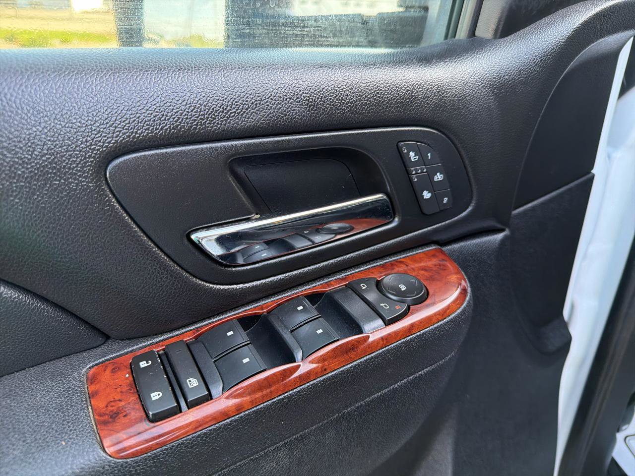 Used 2011 Chevrolet Silverado 3500 LTZ AWD/4WD image 13