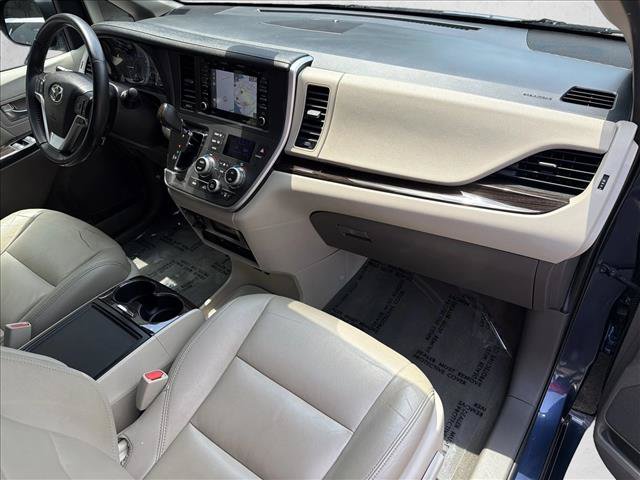 Used 2020 Toyota Sienna XLE Premium w/ Protection Package FWD image 28